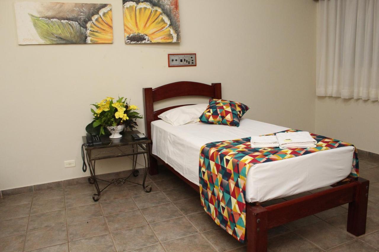 Grandes Lagos Park Hotel Jales 외부 사진