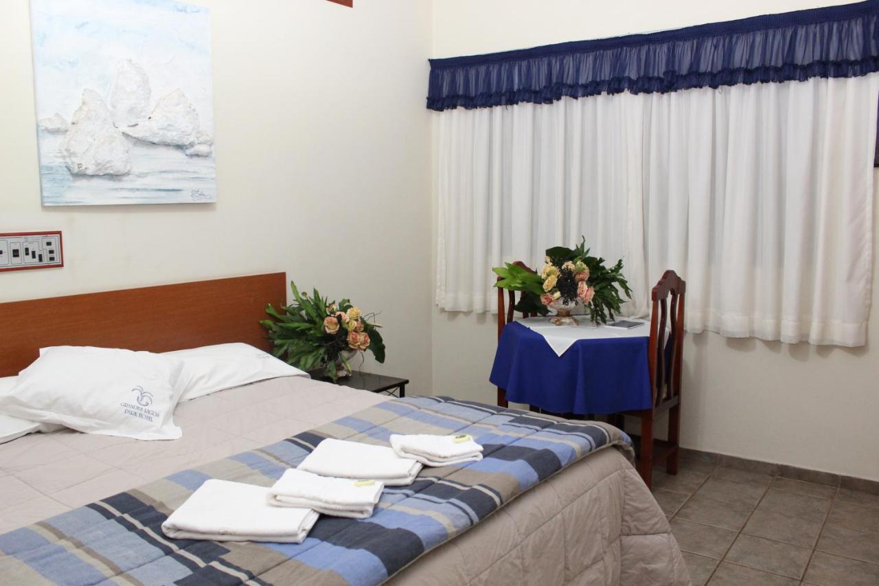 Grandes Lagos Park Hotel Jales 외부 사진