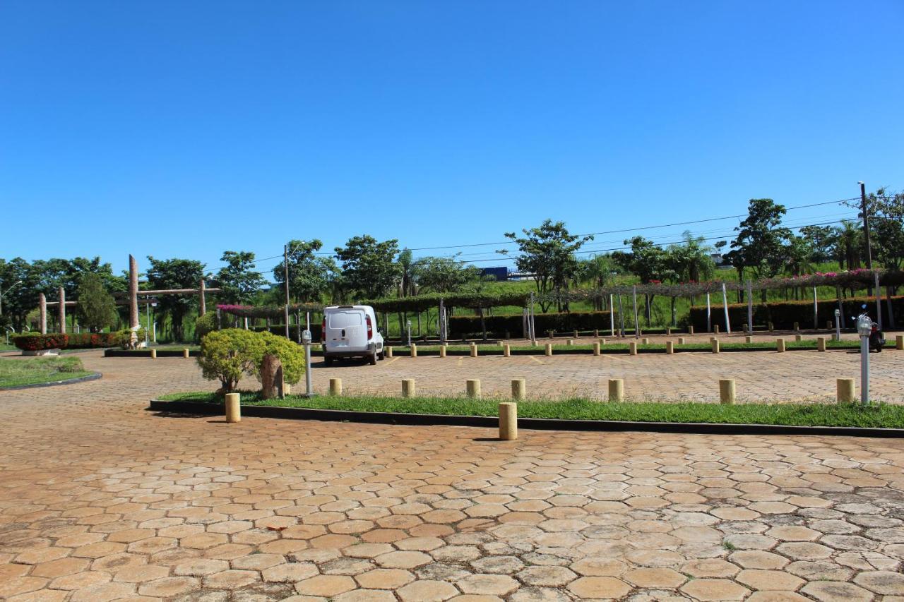Grandes Lagos Park Hotel Jales 외부 사진