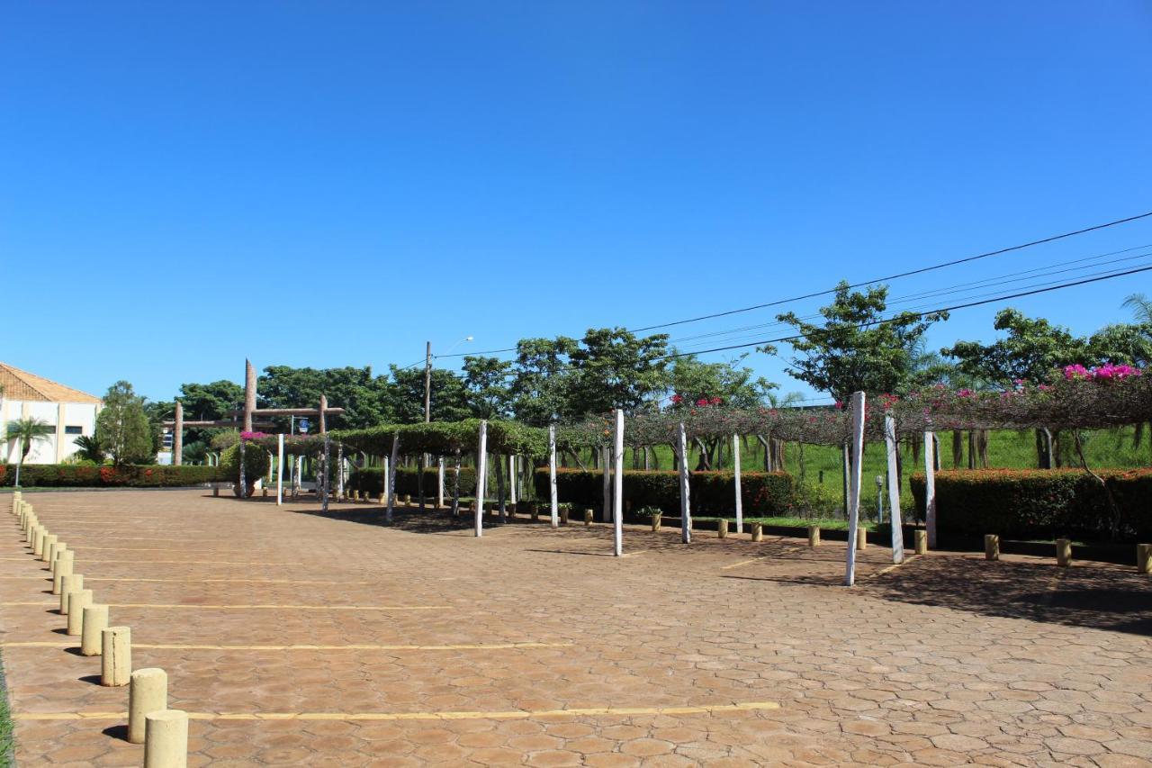 Grandes Lagos Park Hotel Jales 외부 사진