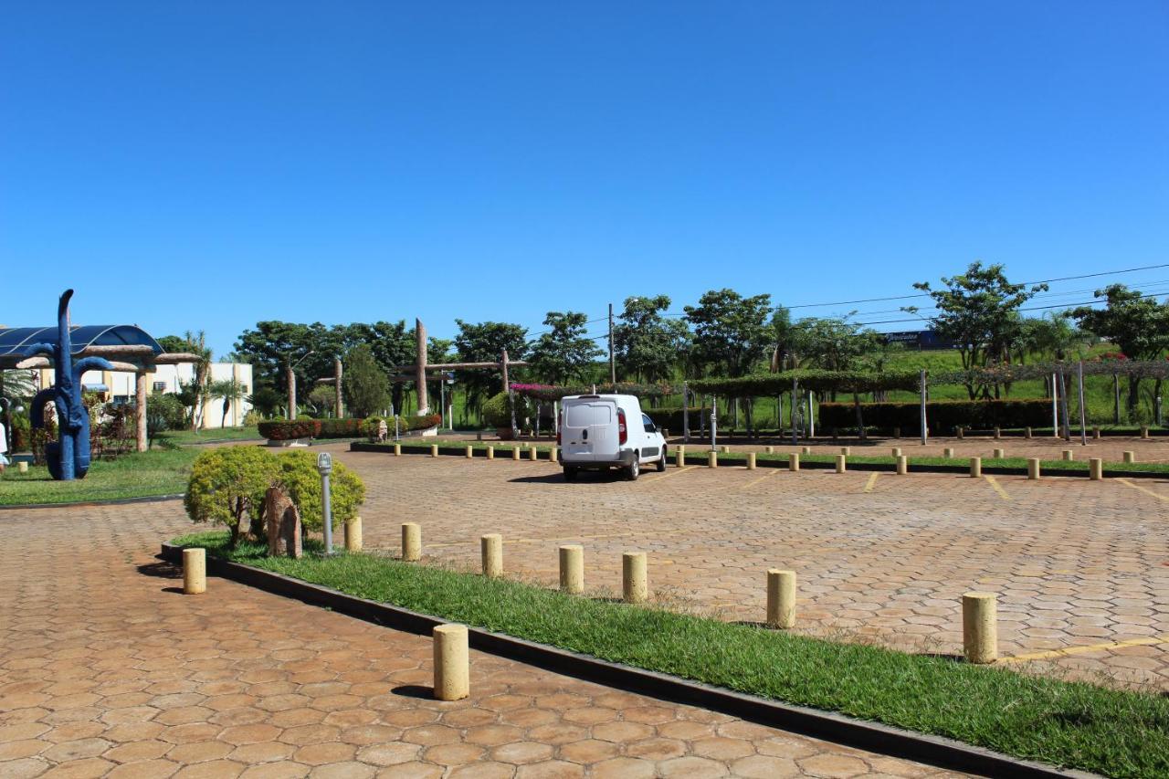 Grandes Lagos Park Hotel Jales 외부 사진